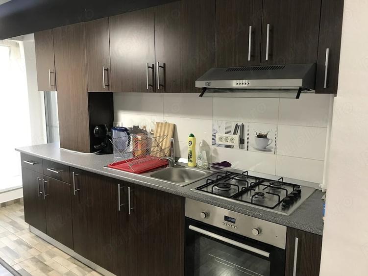 Apartament cu 3 camere decomandat în Soarelui