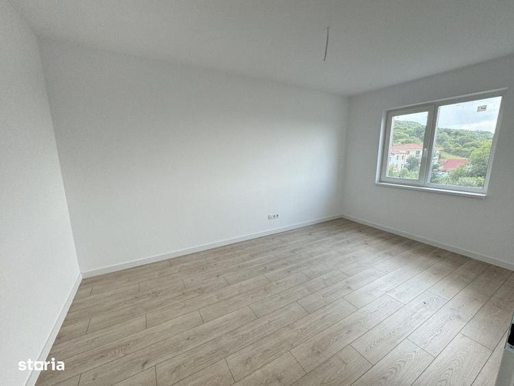 Apartament cu 3 camere semidecomandat în Florești — fotografia 2