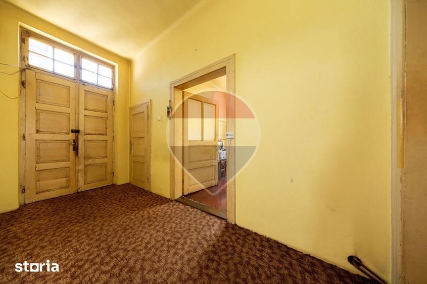 Casă cu 3 camere cu Teren 369 Mp în 13 Decembrie