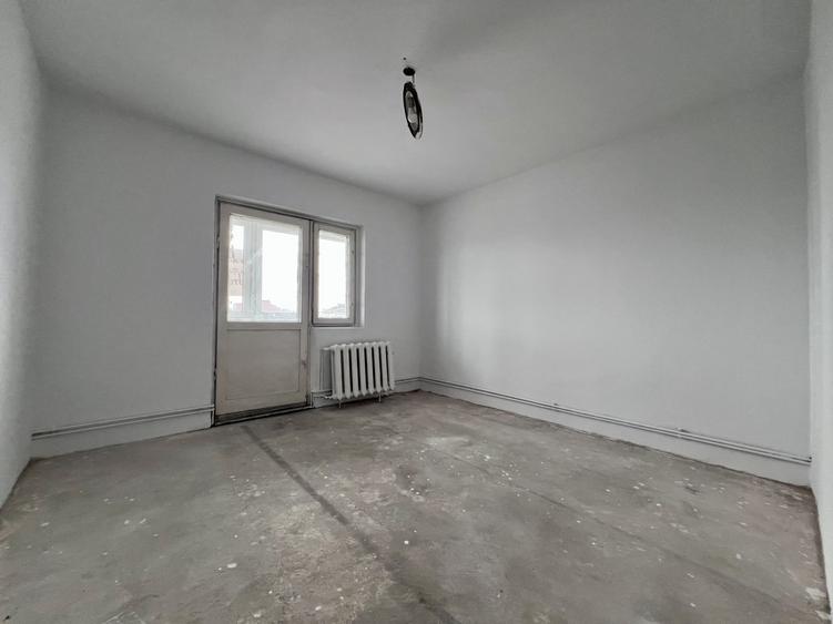 Apartament cu 3 camere decomandat în Timocului-Șaguna