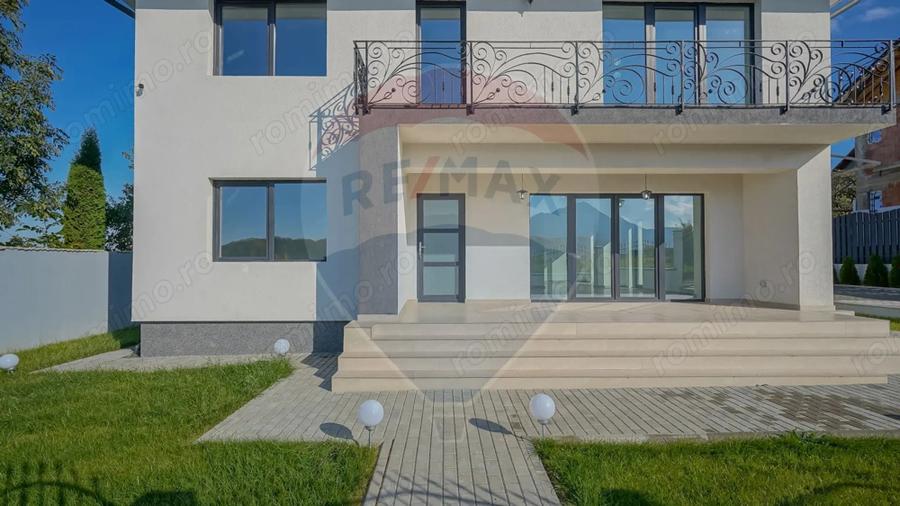 Casă cu 5 camere cu Teren 400 Mp în Bunloc