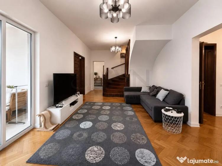 Casă cu 5 camere cu Teren 205 Mp în Polonă