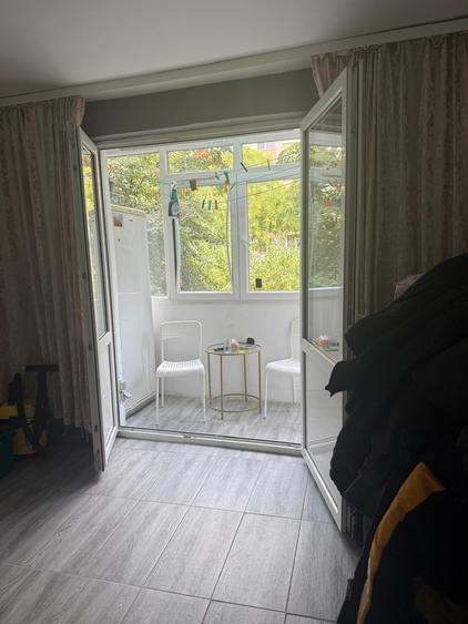 Apartament cu 4 camere în Colentina
