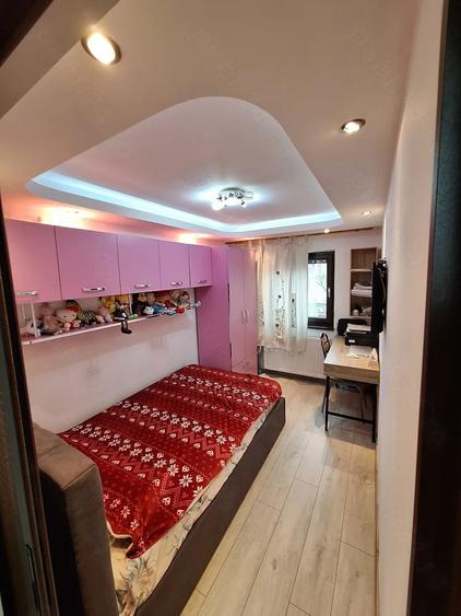 Apartament cu 3 camere decomandat în Central