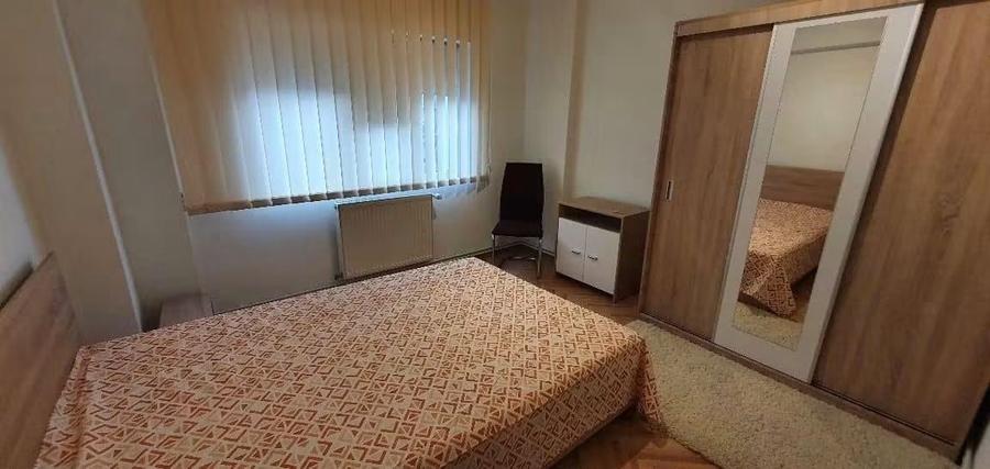 Apartament cu 4 camere decomandat în Florești