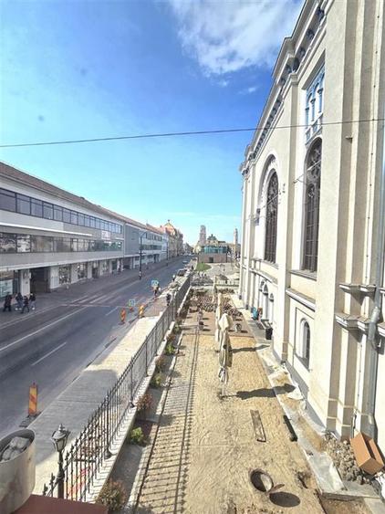 Spațiu comercial, de 1,066 mp, în Ultracentral