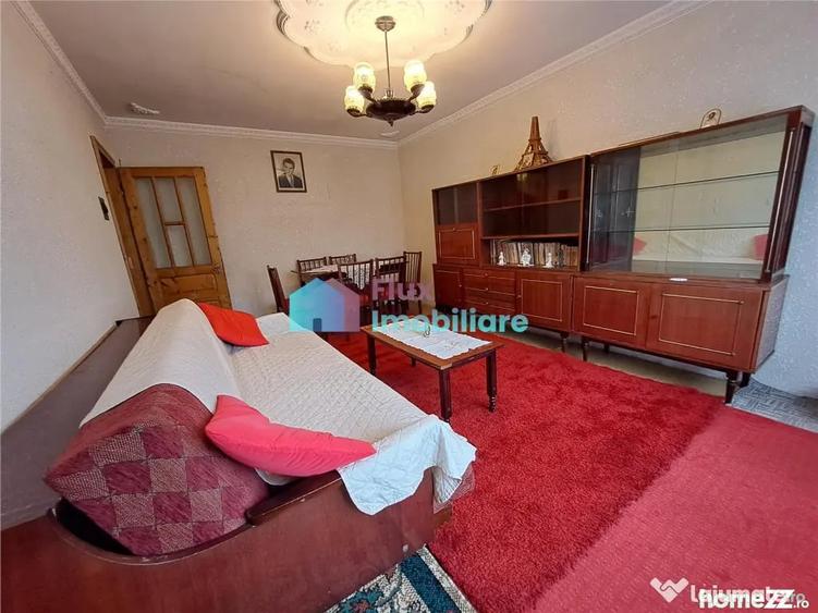 Apartament cu 3 camere decomandat în Obcini