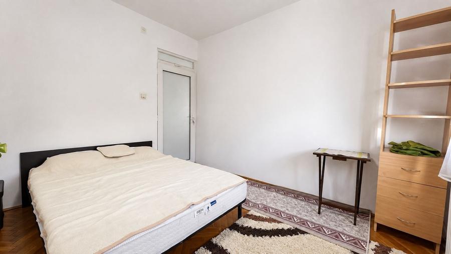 Apartament cu 2 camere decomandat, mobilat în Semicentral