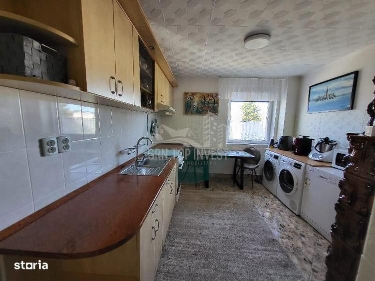 Apartament cu 2 camere semidecomandat, mobilat în Central