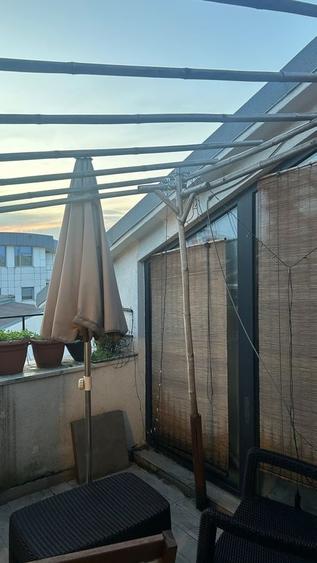 Apartament cu 4 camere semidecomandat în Basarab