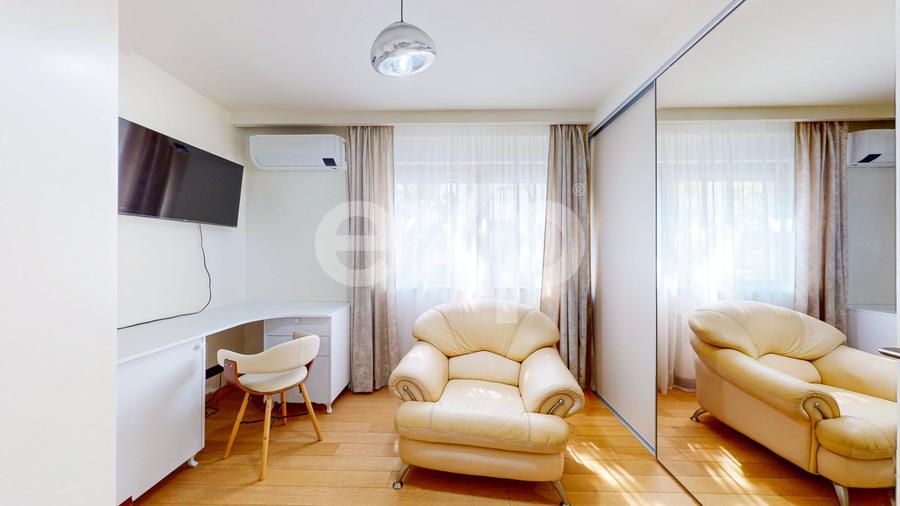 Apartament cu 4 camere decomandat, mobilat în Aviatorilor