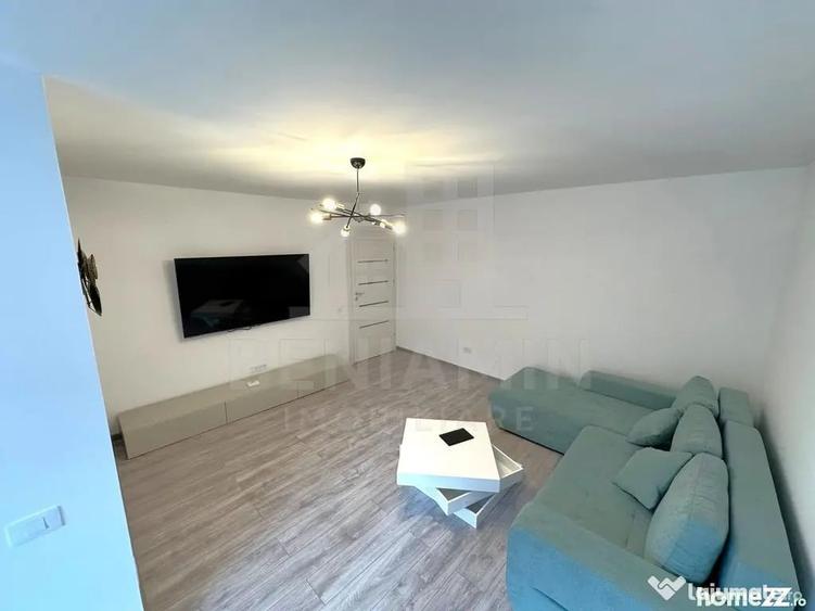 Apartament cu 4 camere decomandat în Ultracentral