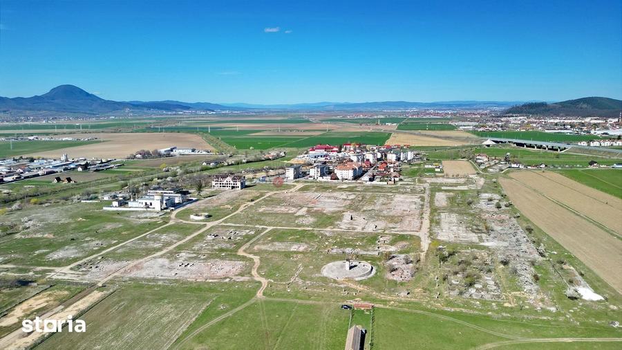 Teren de 185299 mp, în Râșnov