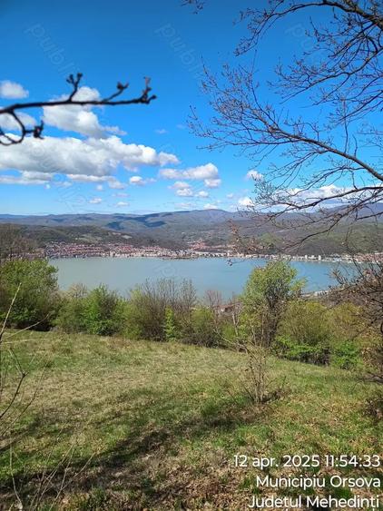 Teren de 18500 mp, în Central