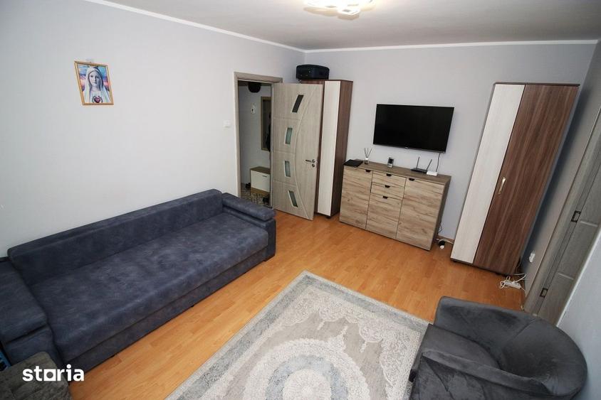 Apartament cu 2 camere semidecomandat în Cornișa