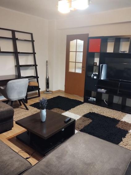 Apartament cu 2 camere decomandat în Uverturii