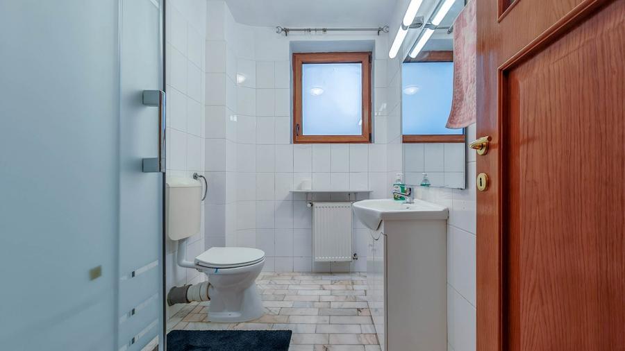 Casă individuală cu 7 camere cu Canalizare în Herăstrău