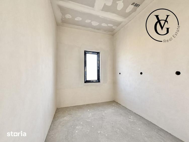 Casă cu 4 camere semidecomandat cu Teren 220 Mp în Central