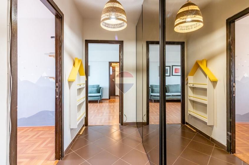 Apartament cu 3 camere semidecomandat, mobilat în Drumul Sării