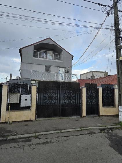 Casă cu Teren 150 Mp în Brătianu