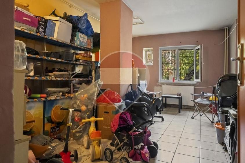 Apartament cu 3 camere semidecomandat, mobilat în Vitan Mall