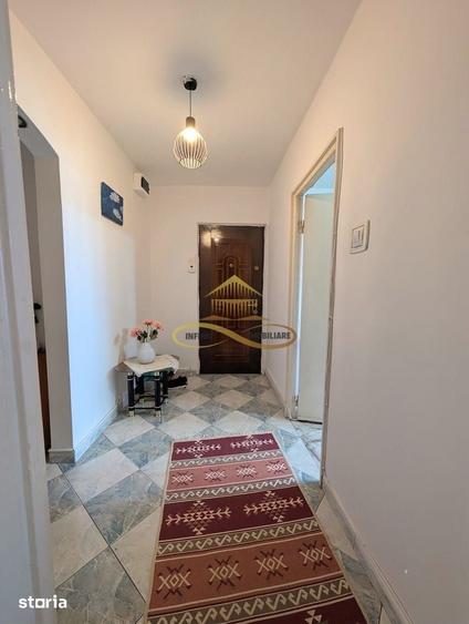 Apartament cu 3 camere decomandat în 9 Mai