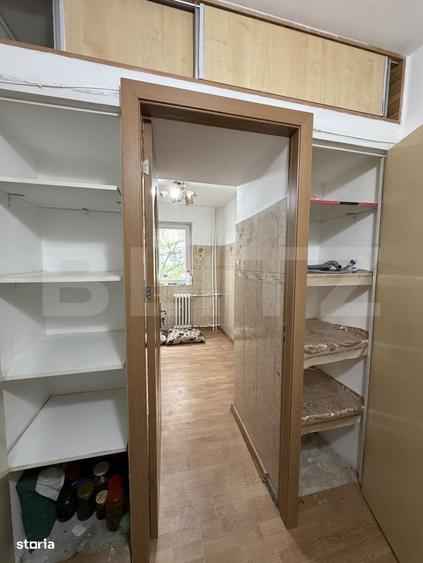 Apartament cu 2 camere semidecomandat în Craiovița Nouă
