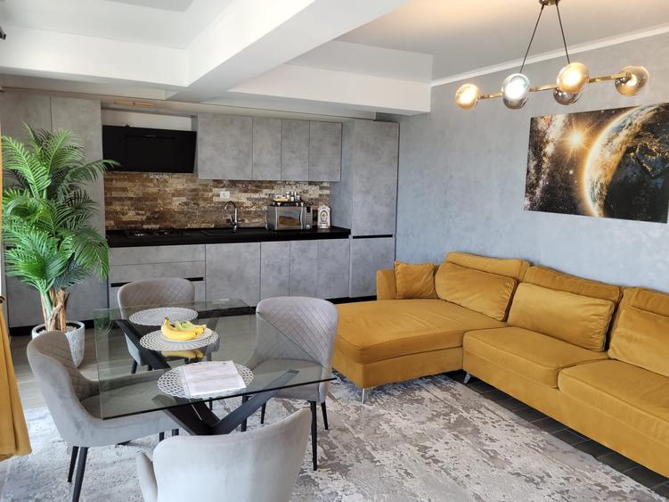 Apartament cu 3 camere decomandat, mobilat în Năvodari