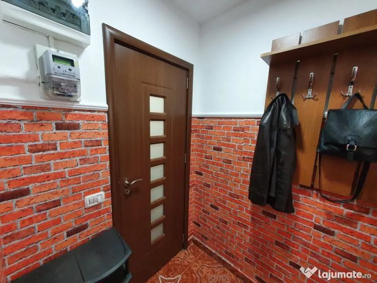 Apartament cu 2 camere semidecomandat în Universitate