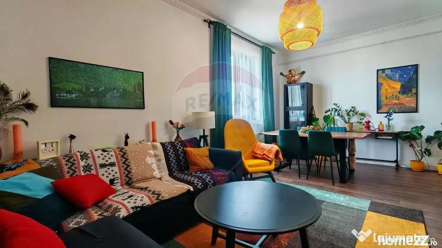 Apartament cu 3 camere decomandat în Jiului