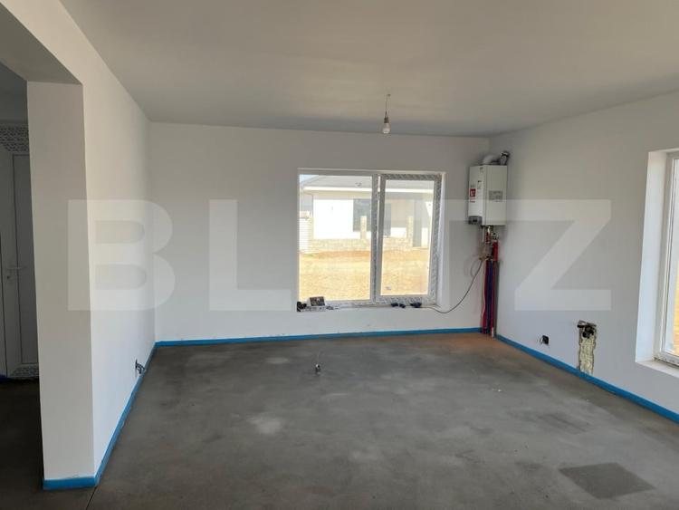 Casă individuală cu 4 camere cu Canalizare în Sântandrei