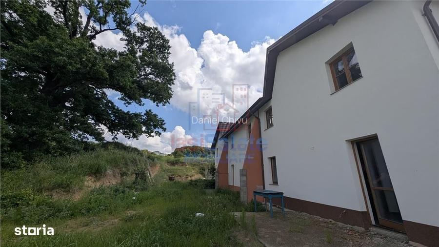 Vila triplex 4 camere si teren Barnova