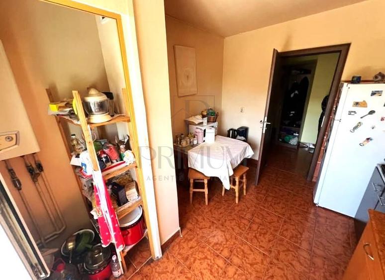 Apartament cu 3 camere decomandat în Aradului