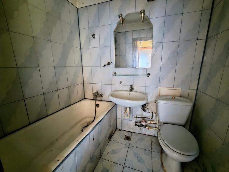 Apartament cu 3 camere în Lujerului