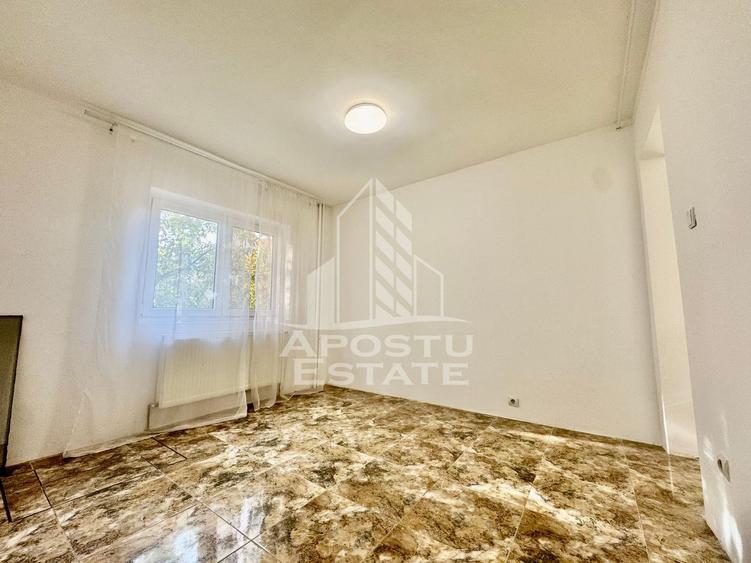 Apartament cu 2 camere semidecomandat în Soarelui