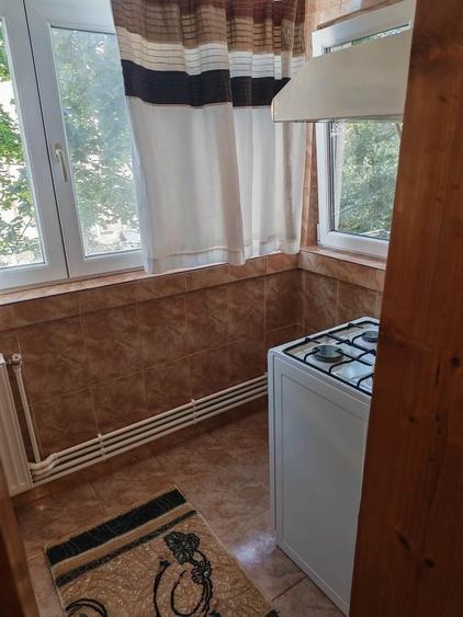 Apartament cu 3 camere decomandat în E3