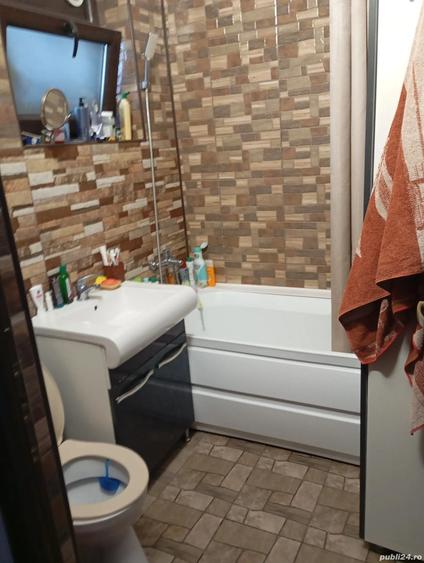 Apartament cu 4 camere semidecomandat în Titulescu
