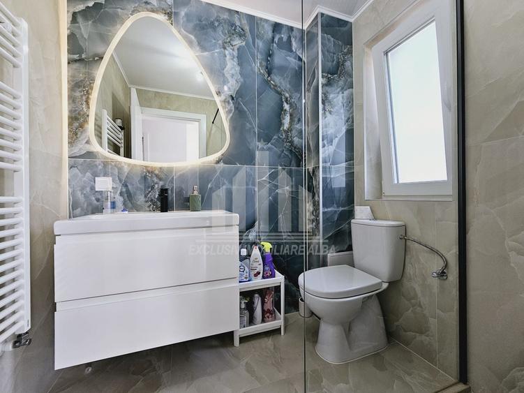 Duplex cu 4 camere cu Canalizare în Cetate