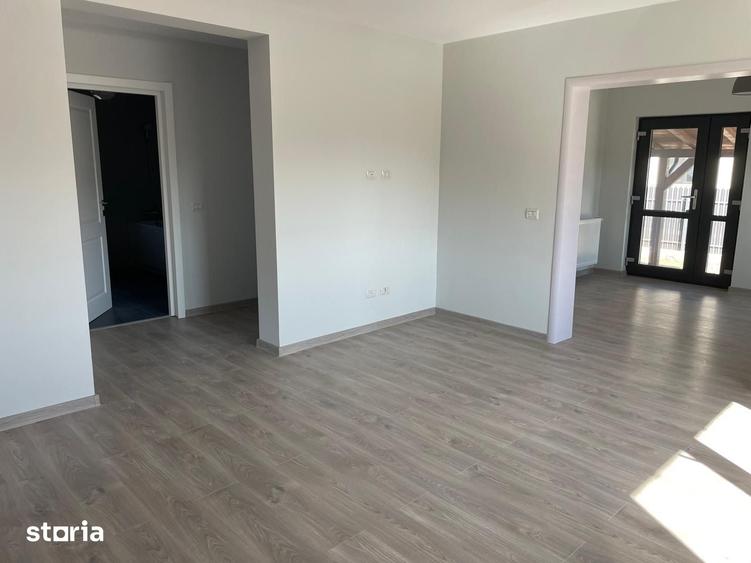 Casă cu 4 camere cu Teren 360 Mp în Hemeiuș