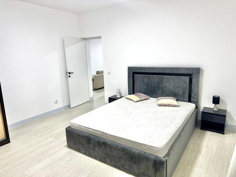 Apartament cu 3 camere semidecomandat, mobilat în Bucureștii Noi
