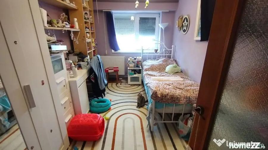 Apartament cu 4 camere decomandat în Dacia