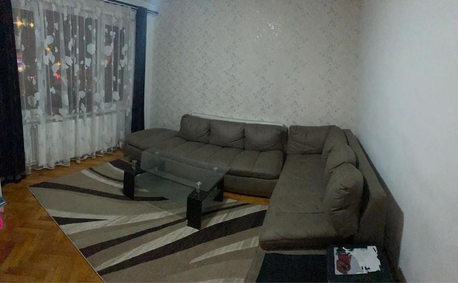 Apartament cu 3 camere în Pandurilor