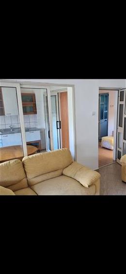 Apartament cu 2 camere decomandat în Calea București