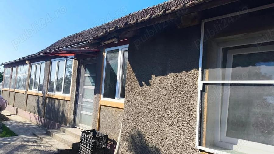 Casă cu 3 camere cu Teren 993 Mp în Pesac