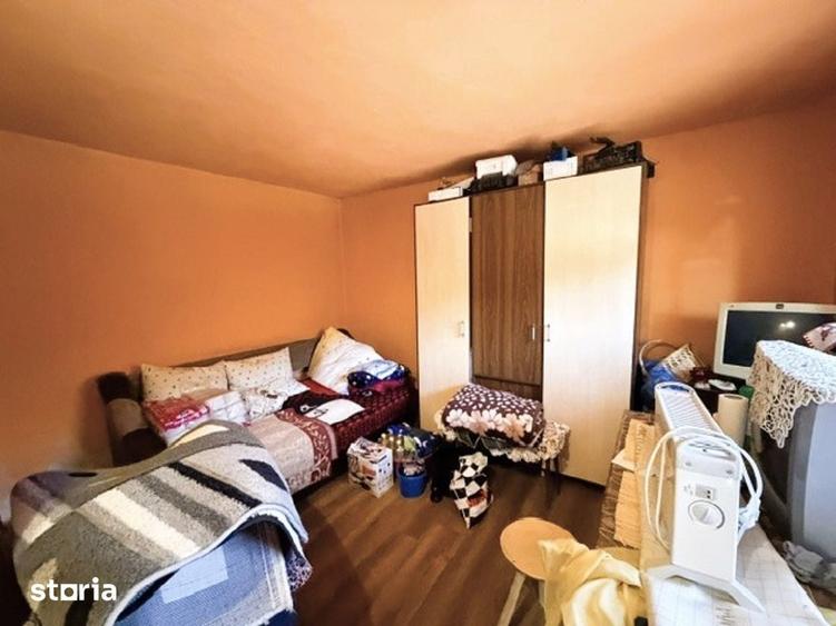 Casă cu 3 camere cu Teren 2296 Mp în Osica de Sus