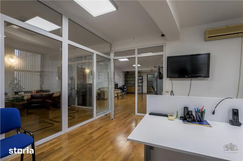 Apartament cu 4 camere decomandat, mobilat în Arcul de Triumf