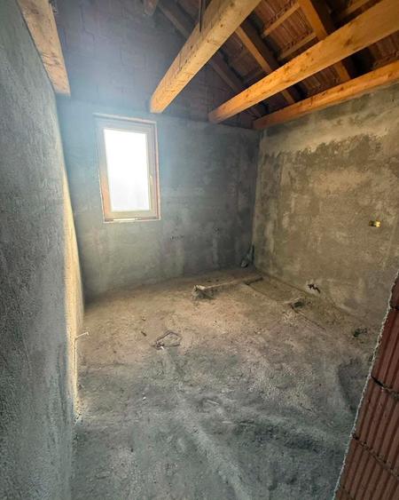 Casă cu 4 camere cu Teren 546 Mp în Satu Nou de Jos