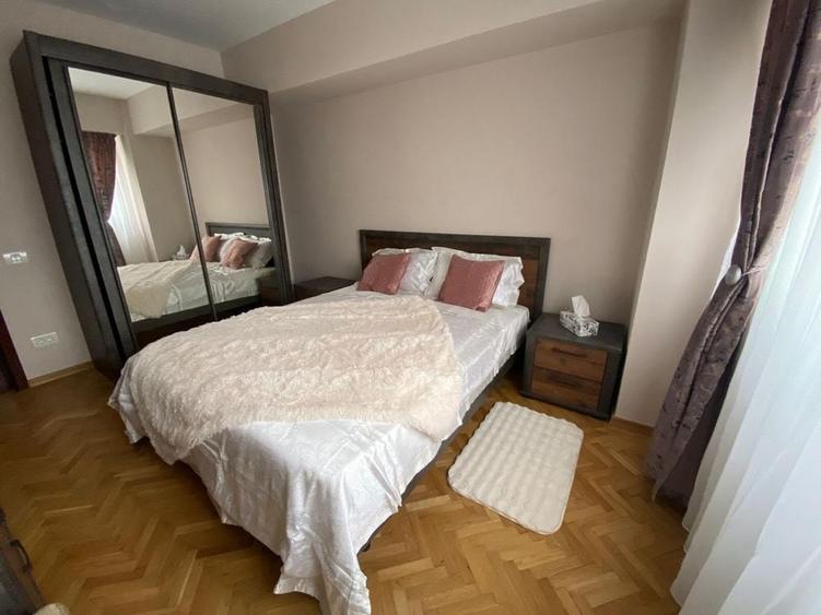 Apartament cu 3 camere decomandat în Titulescu