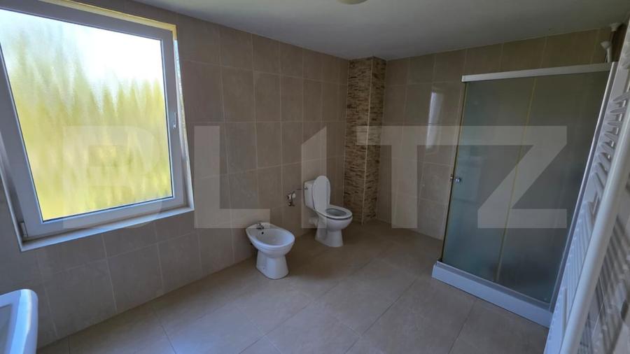 Casă individuală cu 4 camere cu Canalizare în Periferie