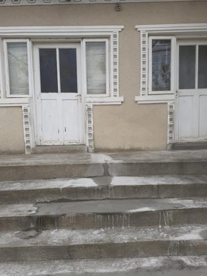 Casă cu 7 camere cu Teren 1700 Mp în Stejaru